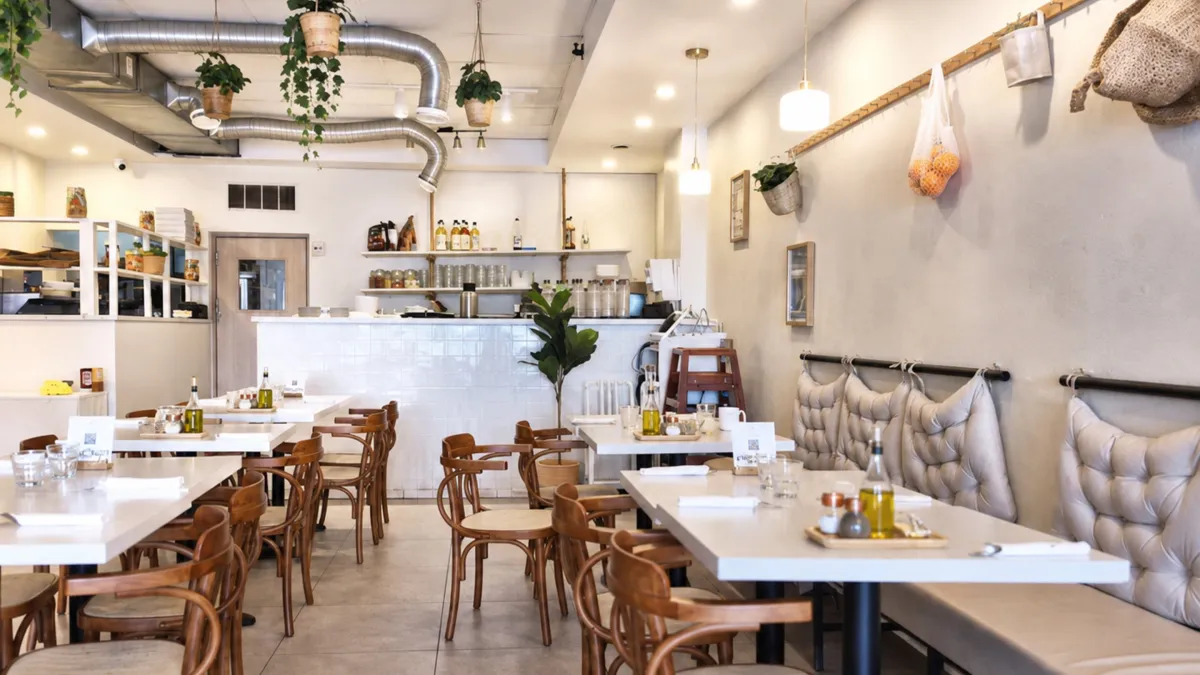 Eggstatic Toronto (Bayview) — brunch restaurant interior