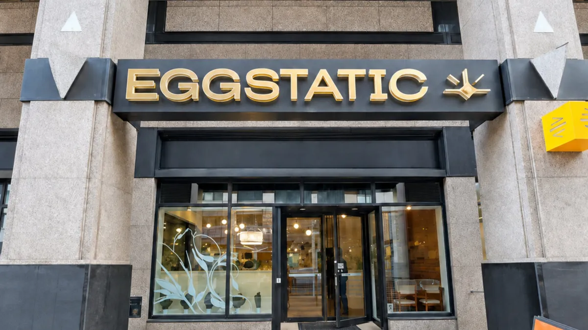 Eggstatic Downtown Toronto — brunch restaurant interior